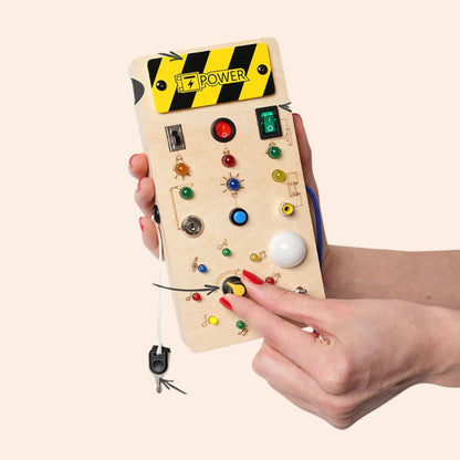 Montessori LED Busy Board – Tænk og løs